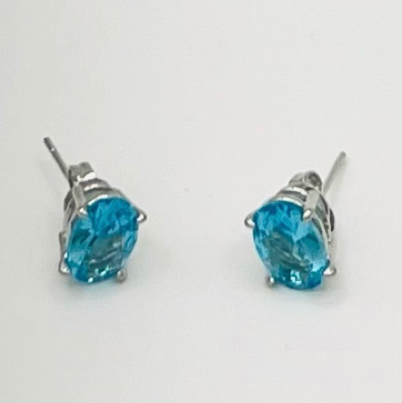 925 Sterling Silver London Blue Topaz Stud Earrings – Classic Oval Gemstone