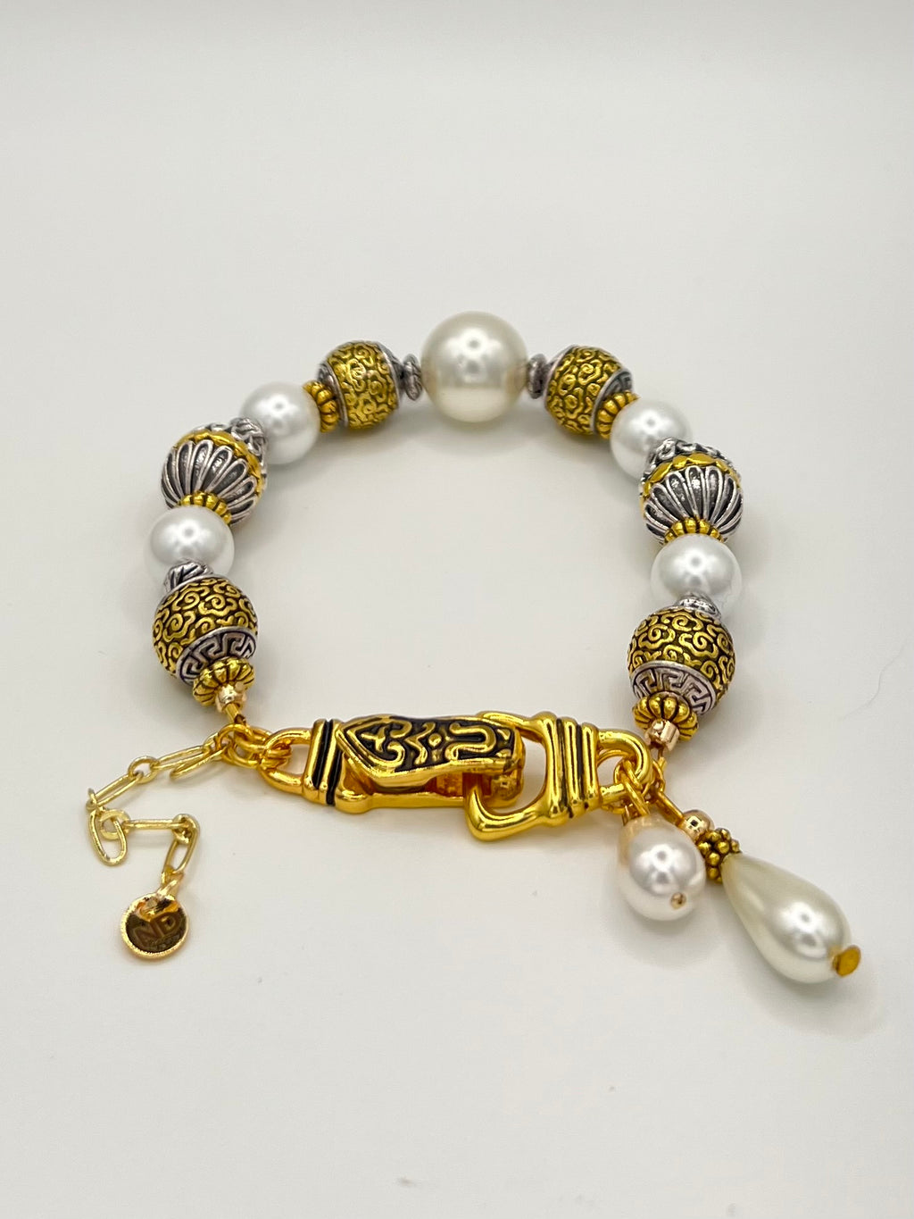 Pearl & Gold Accent Bracelet with Magnetic Clasp