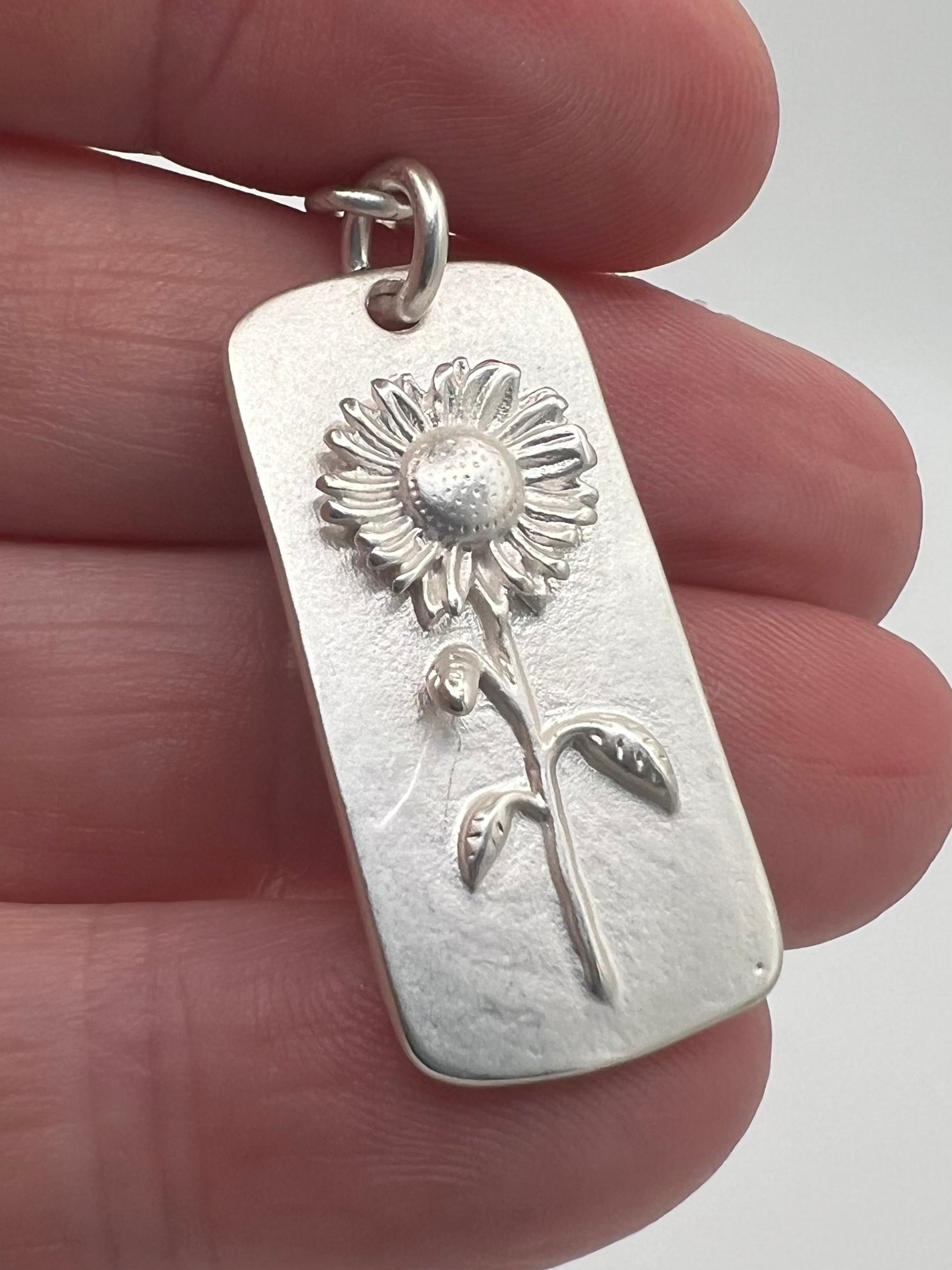 Silver Tone Paperclip Necklace with Silver Daisy Pendant