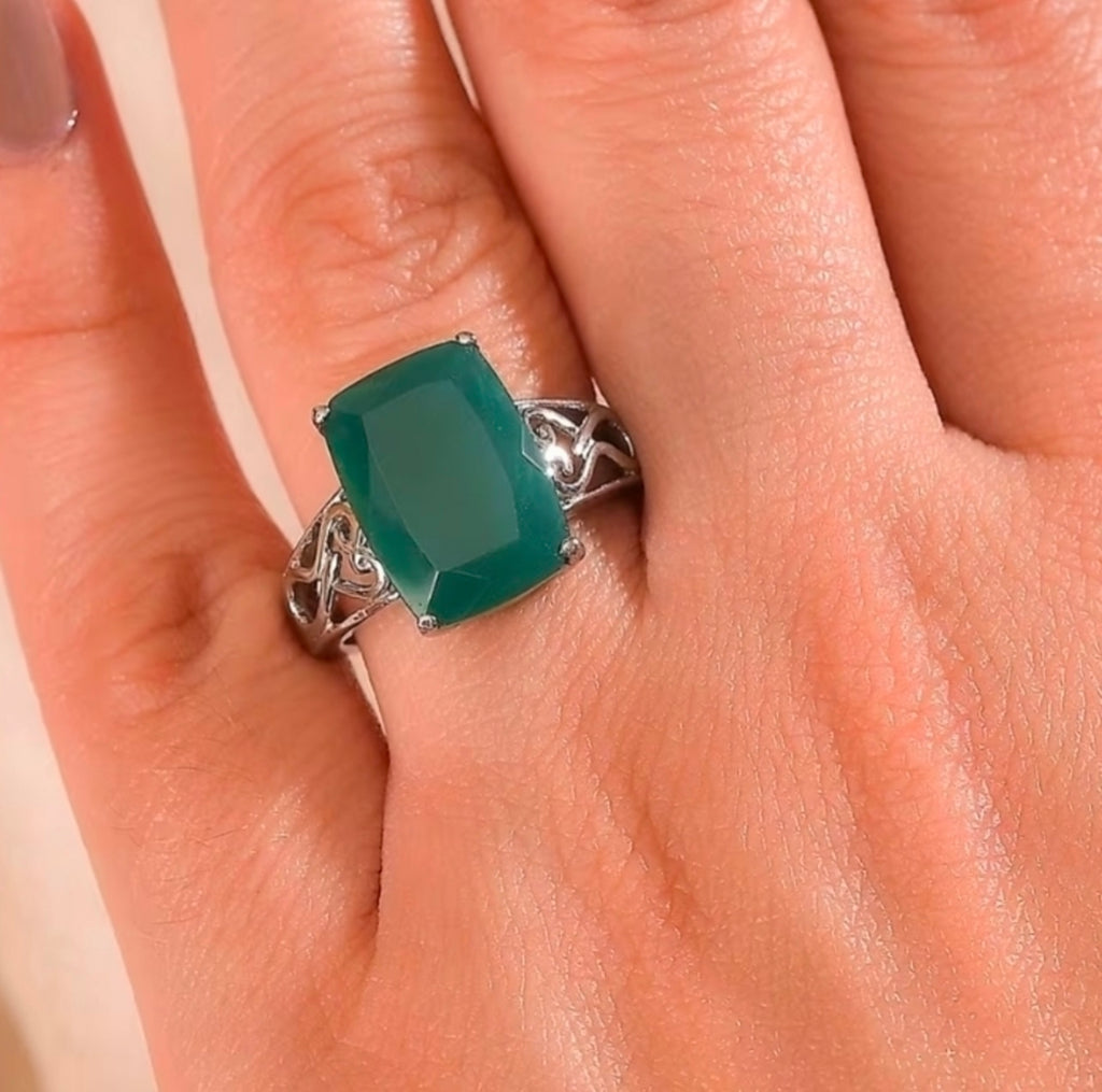 Verde Onyx 6.50 CTW Solitaire Ring in Stainless Steel - Size 8