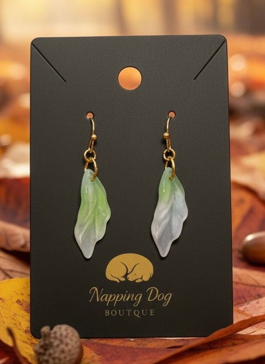 Green & White Glass Leaf Dangle Earrings – Gold-Tone Nature-Inspired Earrings