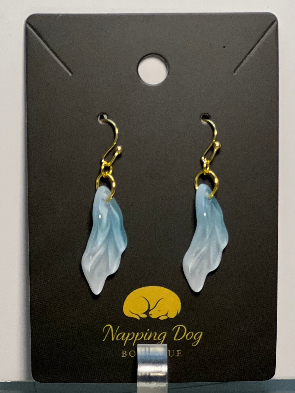 Frosted Glass Leaf Dangle Earrings – Gold-Tone Nature-Inspired Earrings