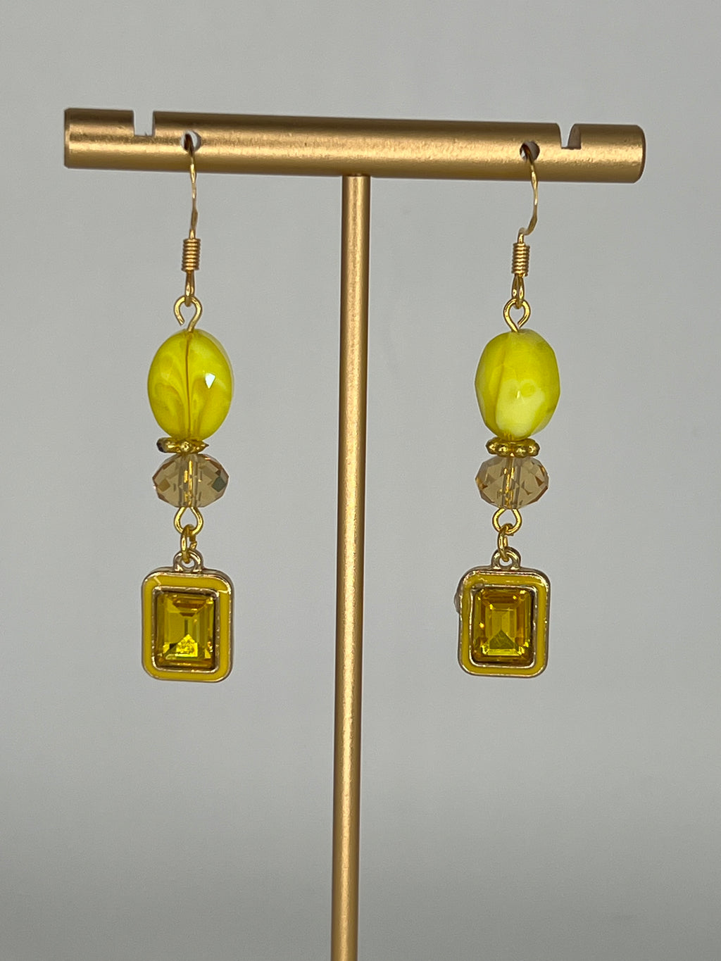 Yellow Beaded and Gemstone Dangle Earrings Set in Gold Tone