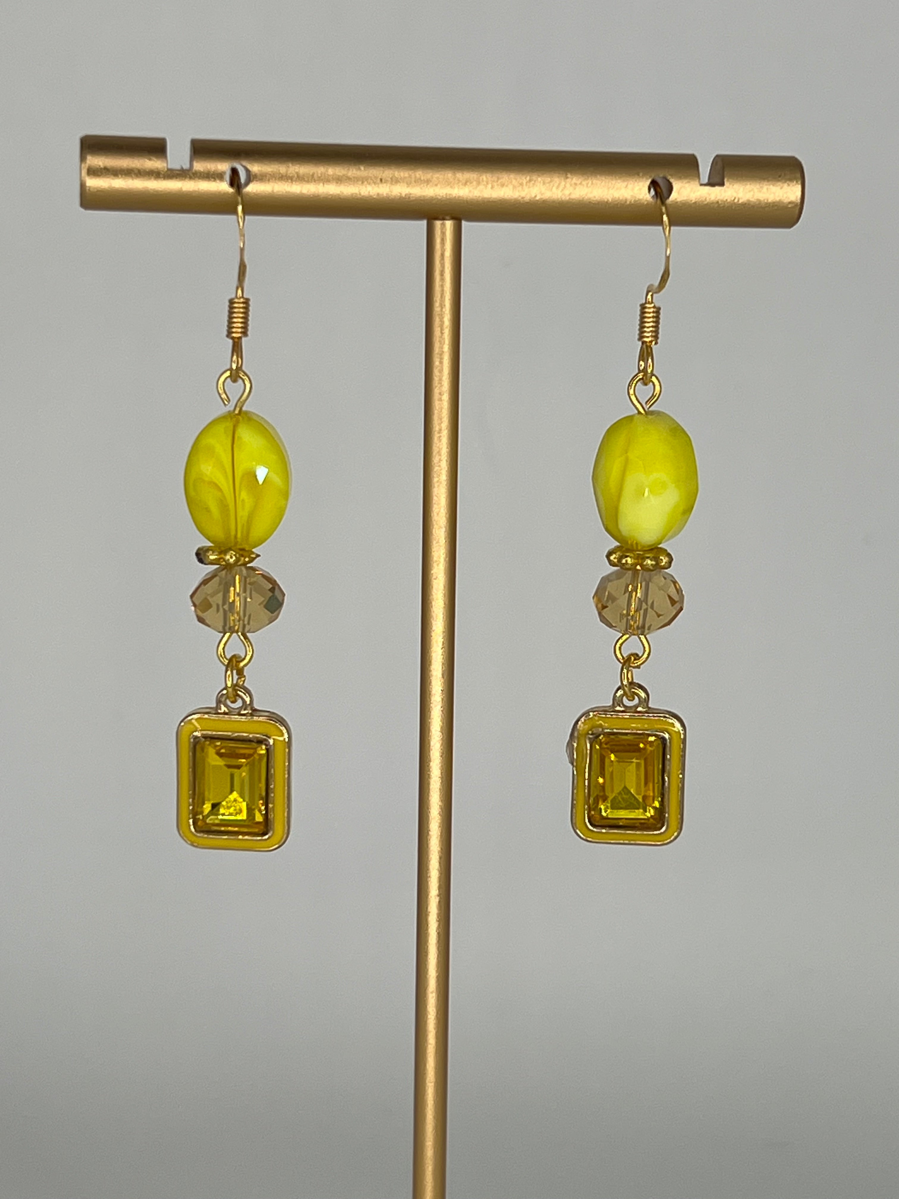 Yellow Beaded and Gemstone Dangle Earrings Set in Gold Tone