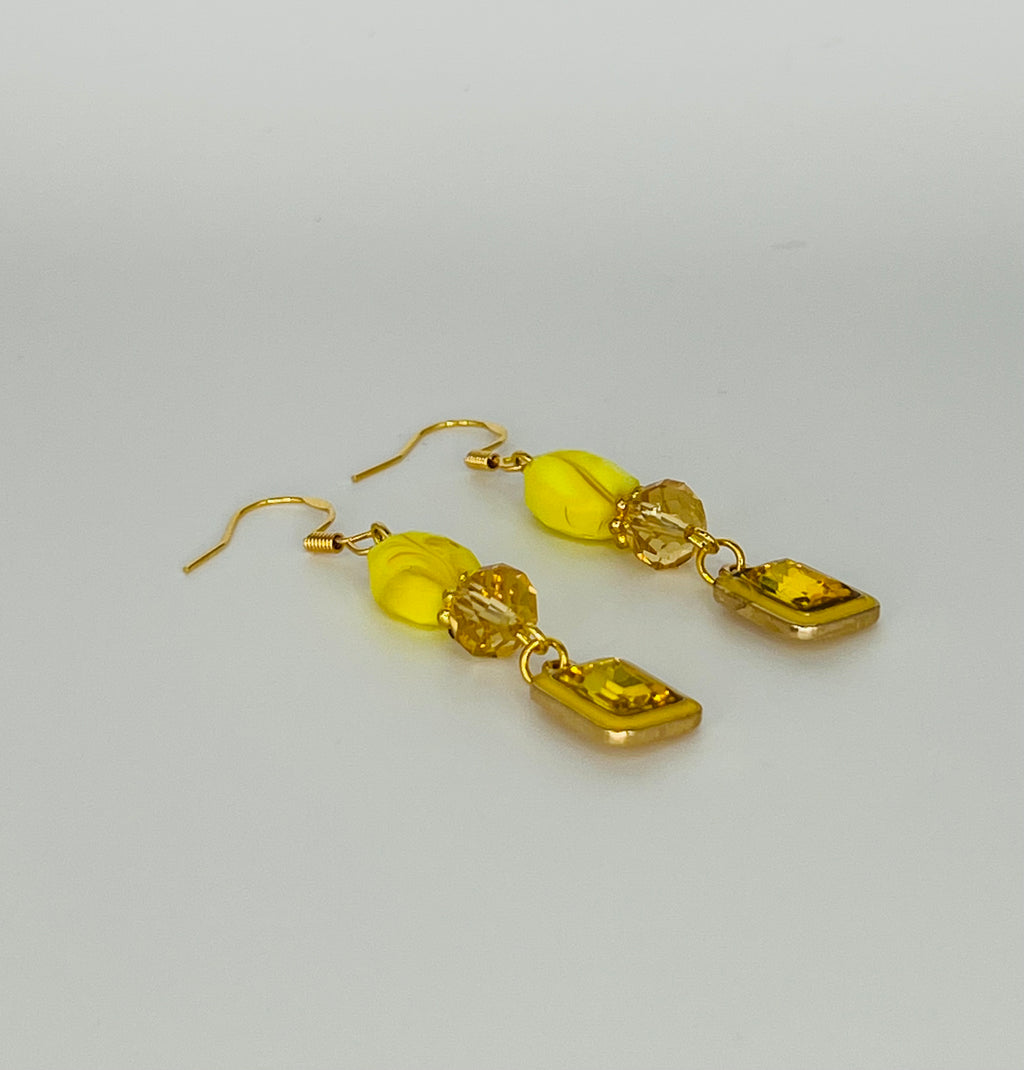 Yellow Beaded and Gemstone Dangle Earrings Set in Gold Tone