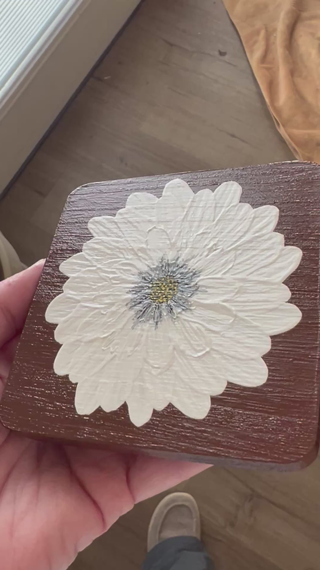 Hand-Painted White Daisy Wooden Coasters – Set of 4